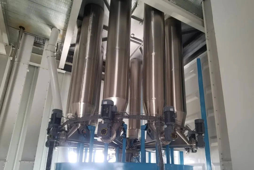 Positive pressure dense-phase pneumatic conveying pressure vessel system